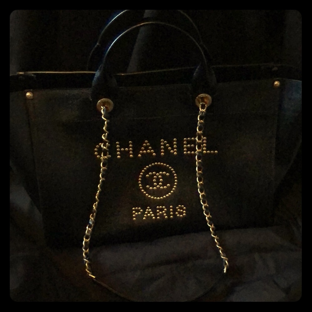 Large shopping Chanel bag